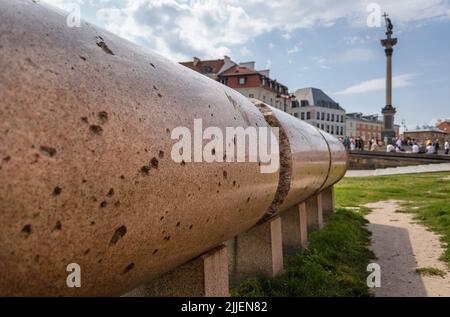 Vestiges de Varsovie Uprasing, détruit la colonne du roi Sigismund III Vasa sur une place du château dans la vieille ville de Varsovie, capitale de la Pologne Banque D'Images