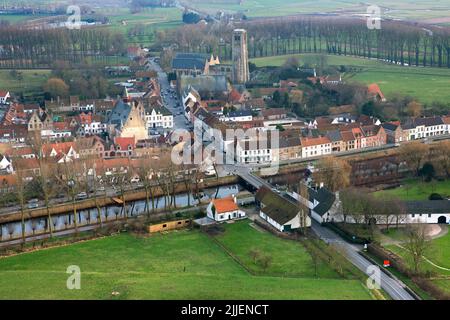 Damme au canal de Damse Vaart, vue aérienne, Belgique, Flandre, Damme Banque D'Images