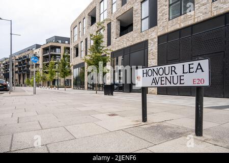 Honor Lea Avenue dans le village olympique 2012 de Londres, code postal E20, Stratford, Newham, East London, Angleterre, Royaume-Uni. Banque D'Images