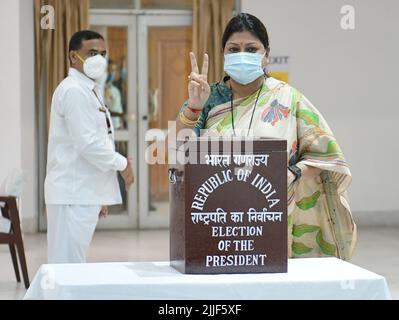 Le député et les ministres de BJP Ipft Govt ont voté pour l'élection du Président, à l'Assemblée de Tripura à Agartala. Tripura, Inde. Banque D'Images