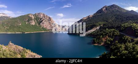 Plage Ermita de Santa Justa ou San Clemente, réservoir d'Escales, Noguera Ribagorzana, Huesca, Espagne Banque D'Images