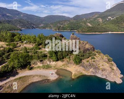 Plage Ermita de Santa Justa ou San Clemente, réservoir d'Escales, Noguera Ribagorzana, Huesca, Espagne Banque D'Images