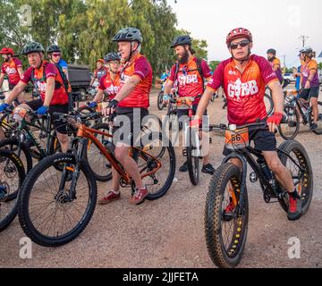 Au départ de Derby, la course en vélo de charité Gibb Challenge 2022 le long de Gibb River Road Kimberley en Australie occidentale Banque D'Images