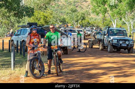 Gibb Challenge 2022, promenade en vélo de charité le long de Gibb River Road, terrain de camping Imintji, Kimberley en Australie occidentale Banque D'Images