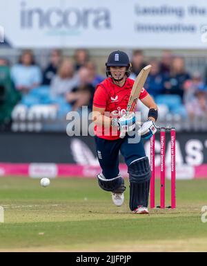 Alice Capsey, de l'Angleterre, se battait lors du match de 3rd T20I entre les femmes d'Angleterre et les femmes d'Afrique du Sud Banque D'Images