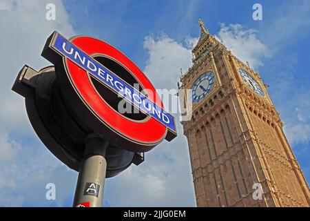 Westminster Underground Sign et New rénové Big Ben & Houses of Parliament, Londres, Angleterre, Royaume-Uni Banque D'Images