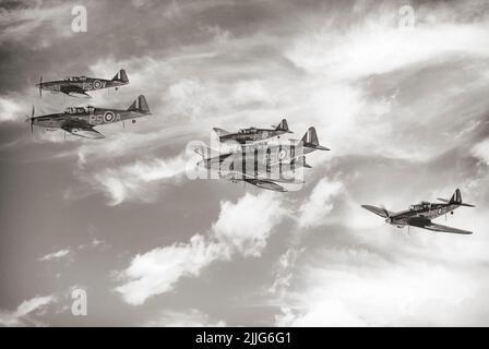 Boulton Paul, le défi Mark, est de l'Escadron no 264 RAF. Le provocateur était un intercepteur britannique conçu comme une « tourelle de chasse » qui a servi avec la Royal Air Force (RAF) pendant la Seconde Guerre mondiale Au combat, il s'est avéré efficace pour détruire les bombardiers, le rôle pour lequel il a été conçu, mais sans armement à l'avant, il était vulnérable aux combattants Messerschmitt BF 109 à siège unique de la Luftwaffe, cependant, il a trouvé plus de succès lorsqu'il a été converti en combattant de nuit. Banque D'Images