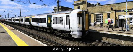 Great Northern train à la gare d'Ely, ville d'Ely, Cambridgeshire, Angleterre Banque D'Images