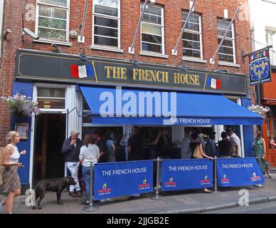 The French House pub, 49 Dean St, Soho, Londres, Angleterre, ROYAUME-UNI, W1D 5BG Banque D'Images