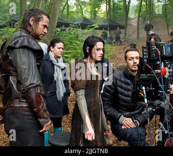 CHRIS HEMSWORTH, Kristen Stewart, RUPERT SANDERS, Blanche-neige et le chasseur, 2012 Banque D'Images