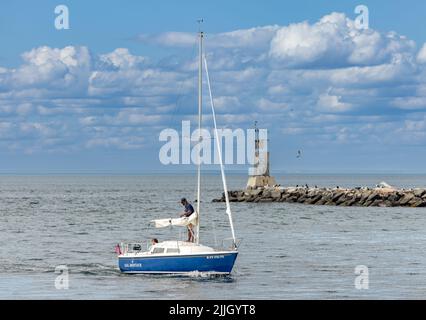 Un voilier privé arrive à montauk Banque D'Images