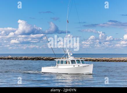 Bateau de pêche, Alyssa Ann retournant au port de Montauk, NY Banque D'Images