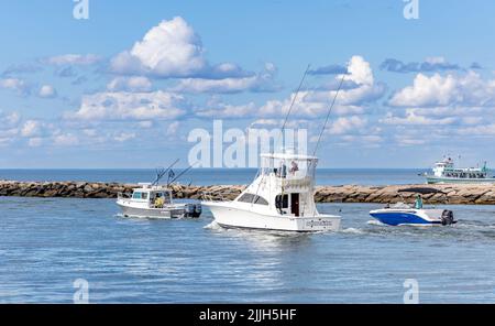 Bateaux quittant le port de Montauk Banque D'Images