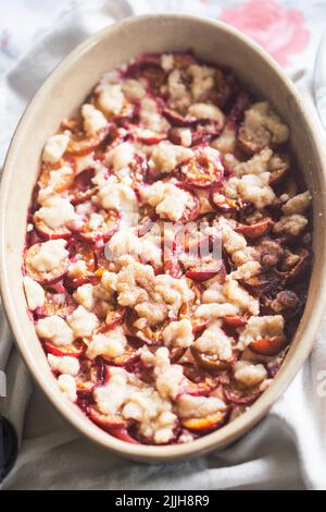 Simple gâteau à la cannelle en forme de crumble Banque D'Images