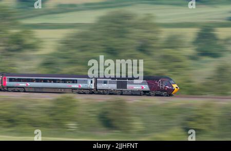 CrossCountry trains classe 43 train à grande vitesse wagon 43208 a fait des courses de vitesse le long de la ligne principale de midland Banque D'Images