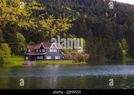 Voyage en Turquie photo de fond. Parc naturel de Bolu Golcuk. Bolu Turquie - 5.15.2022 Banque D'Images