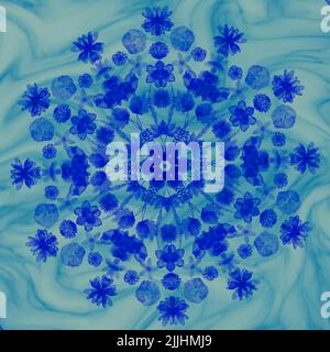 Mandala peint en bleu sur un fond de tourbillon en marbre. Banque D'Images