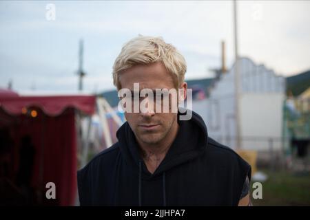 RYAN GOSLING, LE PLACE AU-DELÀ DES PINS, 2012 Banque D'Images