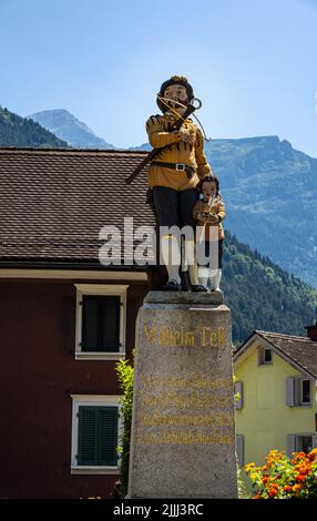 Statue de Wilhelm Tell à Burglen en Suisse - KLAUSENPASS, SUISSE - 14 JUILLET 2022 Banque D'Images
