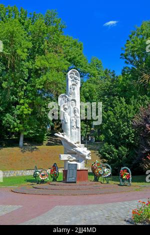 Monument aux soldats-internationalistes qui sont morts en Afghanistan en 1979-1989 à Kamyanets-Podilski, Ukraine. Banque D'Images