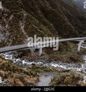 Vue depuis le belvédère d'Otira Viaduct, le parc national d'Arthur's Pass, Canterbury, South Island Banque D'Images