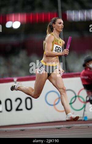 Laura Muller participe au relais de 4 x 400 mètres aux Jeux Olympiques de Tokyo en 2020. Banque D'Images