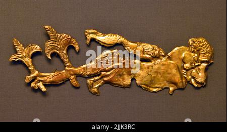 Diadèmes funéraires elliptiques d'or de la tombe de l'arbre III Grèce mycénienne , civilisation mycénienne, âge de bronze dans la Grèce antique 1750 à 1050 av. J.-C., Mycenae, Musée archéologique national d'Athènes.Grèce mycénienne , civilisation mycénienne, âge de bronze dans la Grèce antique 1750 à 1050 av. J.-C., Mycenae, Musée archéologique national d'Athènes. Banque D'Images