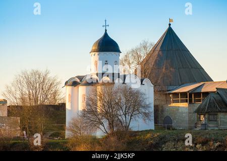 Cathédrale de Dormition dans le selo de Staraya Ladoga, district de Volkhovsky, oblast de Leningrad, Russie Banque D'Images