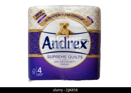 Andrex Supreme Quilts avec poche d'air texture papier toilette rouleaux de toilette Ultimate matelassé confort nouvelles feuilles plus douces isolées sur fond blanc Banque D'Images