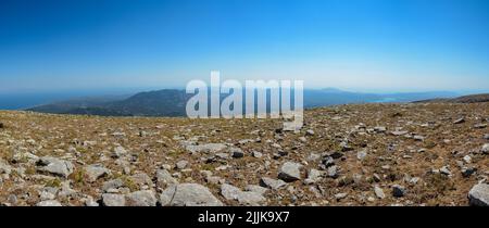 Paysage du nord de l'île de Rhodes depuis le sommet d'Attavyros Banque D'Images