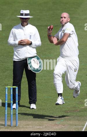 Chris Rushworth, de Durham, en action de bowling lors du match de championnat du comté de LV= entre le Durham County Cricket Club et le Middlesex County Cricket Club au Seat unique Riverside, Chester le Street, le mercredi 27th juillet 2022. (Crédit : Robert Smith | ACTUALITÉS MI) crédit : ACTUALITÉS MI et sport /Actualités Alay Live Banque D'Images