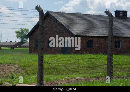 15 juin 2022: Oswiecim, Pologne. Casernes de briques dans le camp de concentration d'Auschwitz Birkenau, le plus grand d'Europe de l'est. Banque D'Images