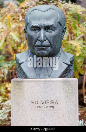 Buste de Rui Manuel da Silva Vieira (1926 - 2009), fondateur des jardins botaniques de Funchal, Madère, Portugal Banque D'Images