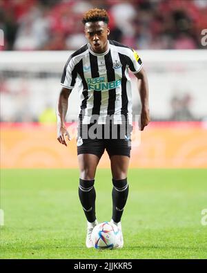 Lisbonne, Portugal. 25 juillet 2022, Joe Willock de Newcastle Uni lors du match de la coupe Eusebio d'avant-saison entre SL Benfica et Newcastle United FC joué à Estadio da Luz sur 25 juillet 2022 à Lisbonne, Portugal. (Photo de Bagu Blanco / PRESSINPHOTO) Banque D'Images