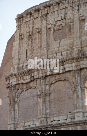 ROM, Kolosseum, Rissbildung im oberen Bereich // Rome, Colosseum, formation de crack dans la partie supérieure Banque D'Images