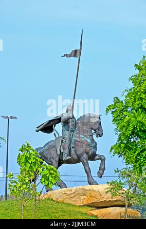 Ilya Muromets aka Ilya de Murom (Ilya Murometz), bogatyr (chevalier-errant) avec casque et lance, héros folklorique de l'ancien Rievan Rus de Kiev, Ukraine. Banque D'Images