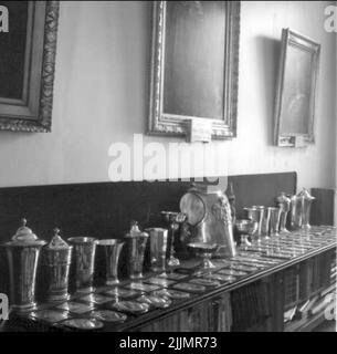 Prix et plaques conquises par les officiers K 3 individuellement et en compétition d'équipe, placées dans la 'tombe Chamber' à la foire des officiers K 3 Skövde, toutes les plaques ont disparu dans le cadre du déménagement à Karlsborg. Banque D'Images