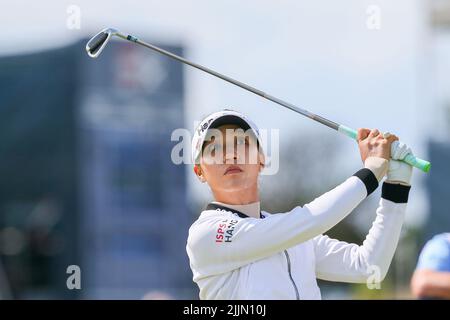 Irvine, Royaume-Uni. 27th juillet 2022. Un terrain international de 144 des meilleures femmes golfeurs au monde se trouve au parcours de golf Dundonald Links, près d'Irvine, Ayrshire, en Écosse, au Royaume-Uni, pour participer au concours de golf ouvert écossais Trust Women's. La compétition a un sac à main de $2 000 000 et le gagnant aura 300 000 $. Lydia Ko se trouve au 6th . Crédit : Findlay/Alay Live News Banque D'Images