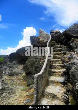 Une photo panoramique des Boka Wandomi dans le parc national de Shete Boka, Curaçao Banque D'Images