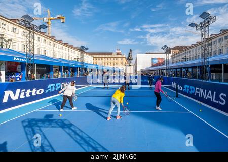 Les joueurs jouant au tennis pendant les finales de Nitto ATP en Italie Banque D'Images