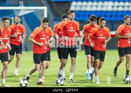 Les joueurs du FC Kyzylzhar sont vus au cours d'une session d'entraînement avant le deuxième tour de qualifications de l'UEFA Europa Conference League, match de 2nd jambes contre NK Osijek à Gradski Vrt à Osijek, Croatie sur 27 juillet 2022. Photo: Davor Javorovic/PIXSELL Banque D'Images