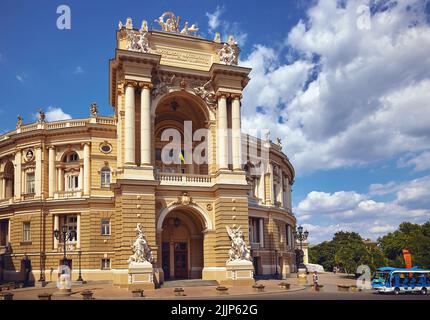 L'Opéra national et le Ballet Theatre à Odessa Ukraine par beau temps. Banque D'Images