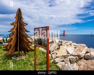 Le phare d'Algoma Pierhead à partir de Christmas Tree Ship point sur le lac Michigan, dans Algoma Wisconsin Banque D'Images