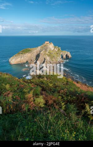 L'ermitage de Gaztelugatxeko Doniene sur l'île de Gaztelugatxe Banque D'Images