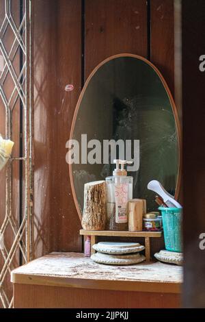 Vue sur l'intérieur d'une école pour enfants à la périphérie de Yangon Banque D'Images