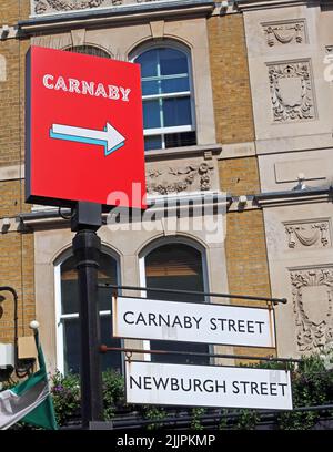 Carnaby This Way, Carnaby Street et Newburgh Streets à Soho, Londres, Angleterre, Royaume-Uni, W1F 9PF Banque D'Images