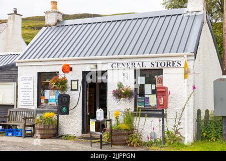 Glendale magasins généraux et immeuble de bureaux de poste , dans cette propriété communautaire de Glendale sur la côte ouest de l'île de Skye, Écosse, Royaume-Uni Banque D'Images