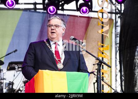 2022-07-27 19:55:34 NIJMEGEN - le maire Hubert Bruls parle lors de l'ouverture des EuroGames sur la Waalkade. L'événement sportif LGBTQI+ est organisé chaque année dans une ville différente en Europe. ANP EVA PLEVIER pays-bas sortie - belgique sortie Banque D'Images