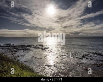 Lever de soleil en hiver au-dessus de la mer de Tasman, Port Kembla Banque D'Images