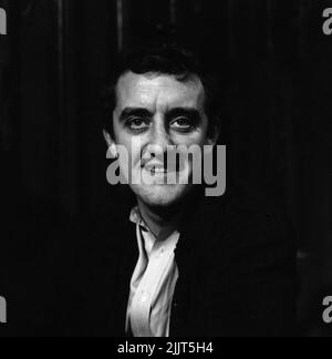 Photo du dossier datée du 01/12/62 de l'acteur vétéran Bernard Cribbins, qui a raconté les Wombles et marqué dans l'adaptation cinématographique des enfants du chemin de fer, est décédé à l'âge de 93 ans, a déclaré son agent. Date de publication : jeudi 28 juillet 2022. Banque D'Images